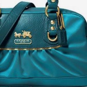 COACH // Amanda Teal Satin Large Cosmetic Case